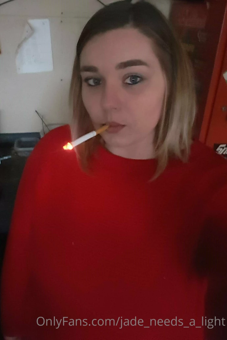 jade_needs_a_light Onlyfans leaked photo 18598887 on Hotleaks.tv