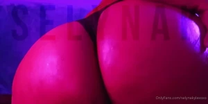 1737619