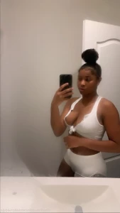 1076719