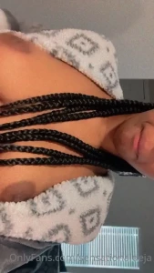1738979