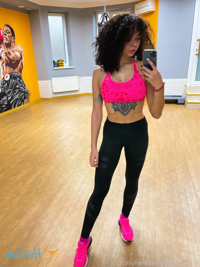 AngelAmelie [ angel_amelie ] Onlyfans leaked photo 13629235 on Hotleaks.tv