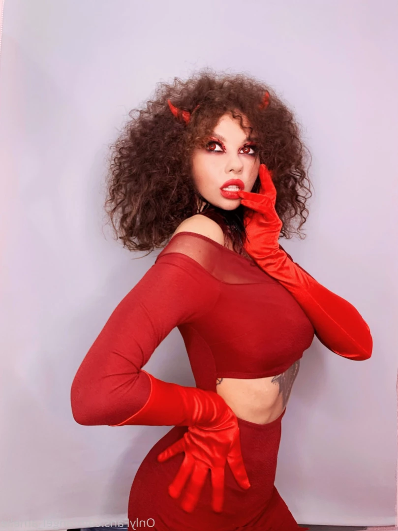 AngelAmelie [ angel_amelie ] Onlyfans leaked photo 14250445 on Hotleaks.tv