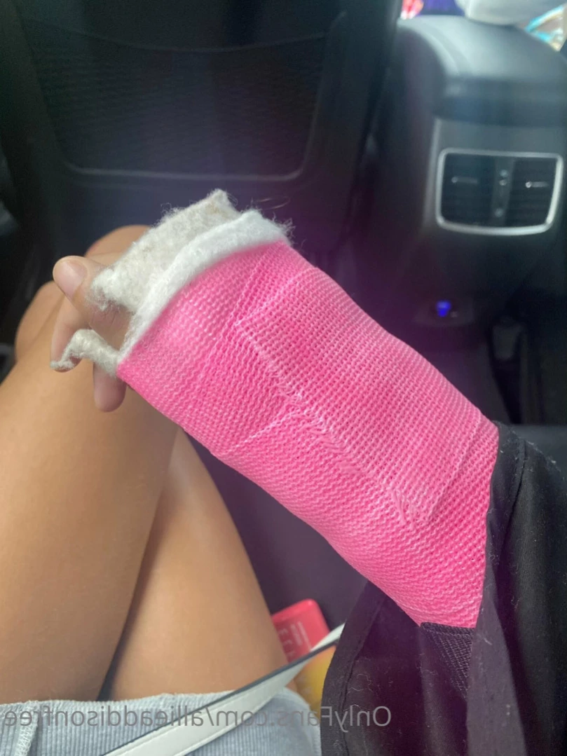 Allie Addison [ allieaddisonfree ] Onlyfans leaked photo 12994040 on Hotleaks.tv