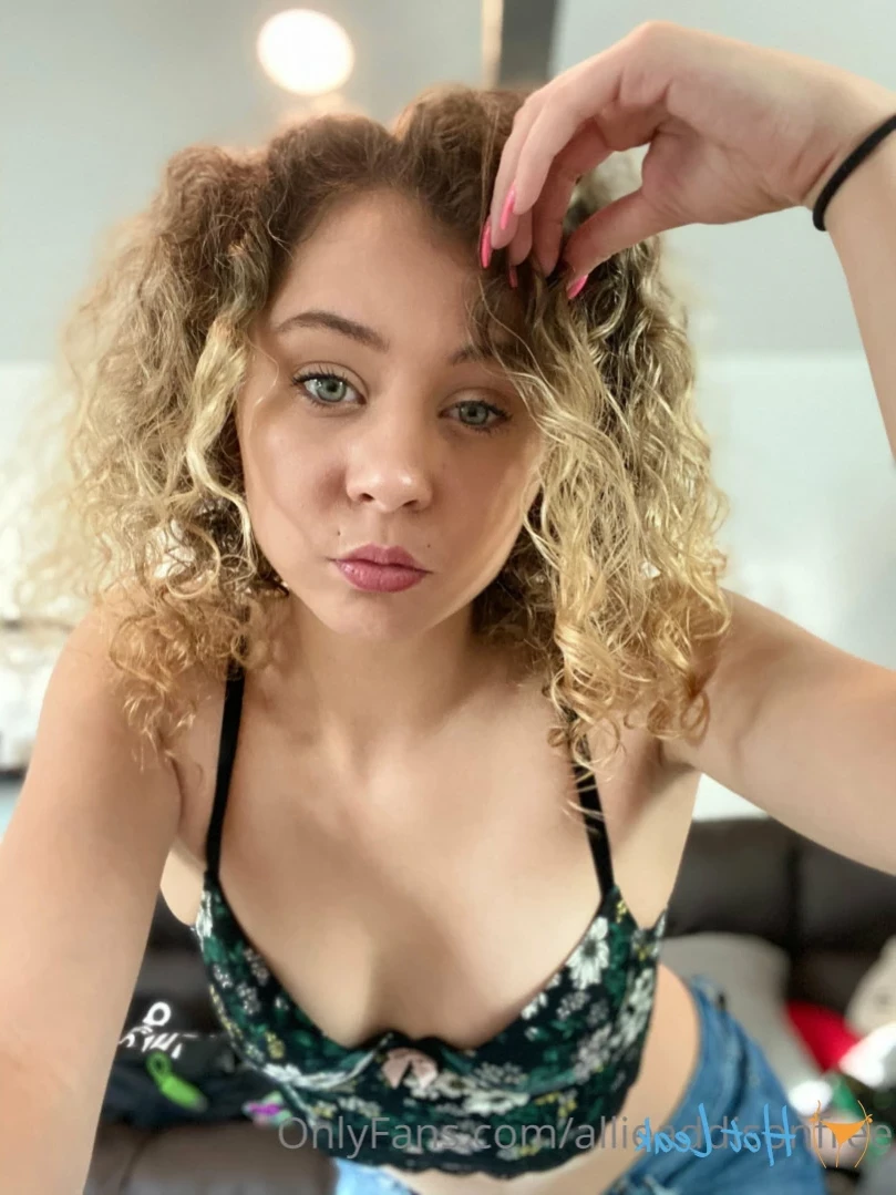 Allie Addison [ allieaddisonfree ] Onlyfans leaked photo 16441504 on Hotleaks.tv