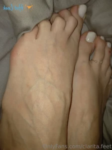 16323489