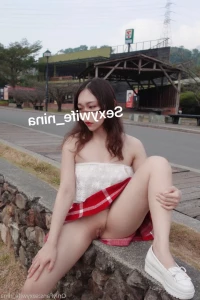 1086156