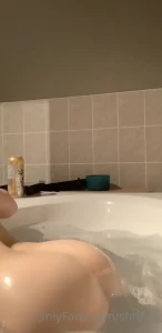 1747529