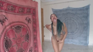 Giantess Goldenlace [ gtsgoldenlace ] Onlyfans leaked video 18057970 on Hotleaks.tv