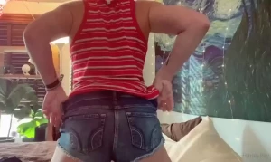 Stepmom domme ⛓ pegging ⛓ HarleyRey [ harleyrey ] Onlyfans leaked video 18057303 on Hotleaks.tv