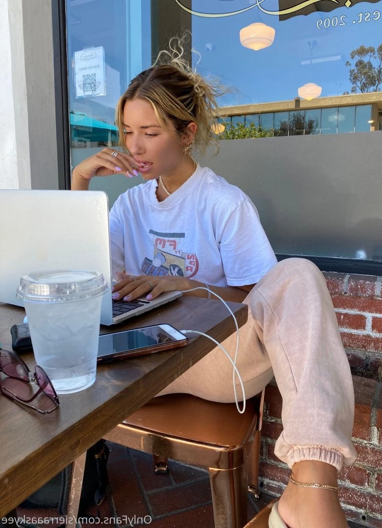 sierraaaskyee Onlyfans leaked photo 1093488 on Hotleaks.tv
