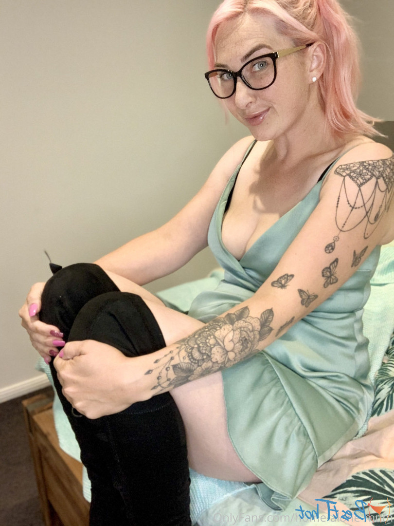home-alone-mum Onlyfans leaked photo 17828564 on Hotleaks.tv