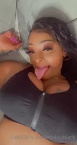 itsskyyblack Onlyfans leaked video 18048297 on Hotleaks.tv