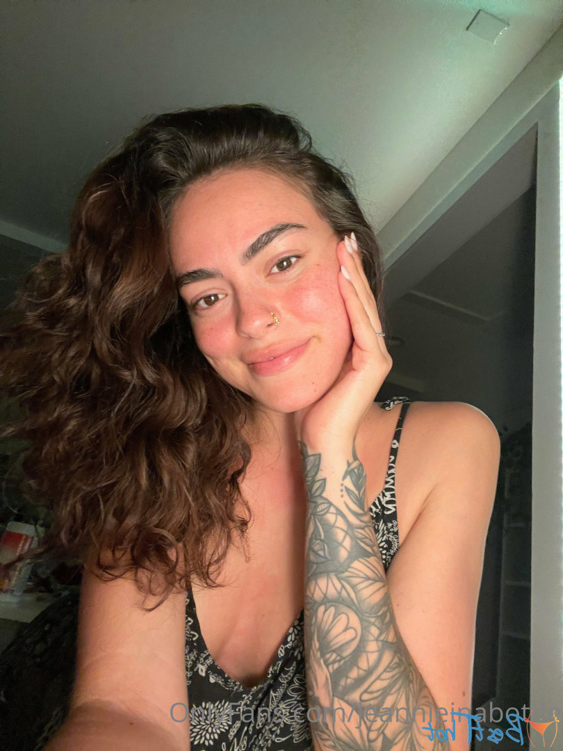jeannieinabottle Onlyfans leaked photo 17481074 on Hotleaks.tv