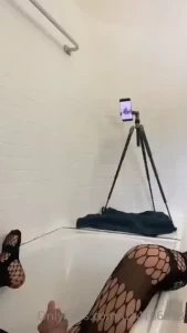 lucy_zzz Onlyfans leaked video 18023306 on Hotleaks.tv