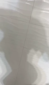 1758083