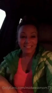 Midwest Mom [ midwestmom77 ] Onlyfans leaked video 18011321 on Hotleaks.tv