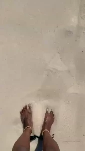 18000947