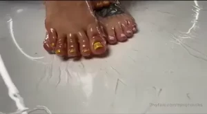 17992100