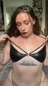 e r n i e [ pussyxburglar ] Onlyfans leaked video 17983317 on Hotleaks.tv