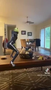 17978550