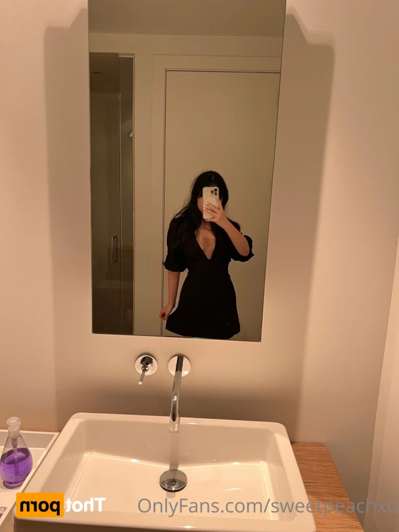 Vivienne [ sweetpeachxo ] Onlyfans leaked photo 11327213 on Hotleaks.tv