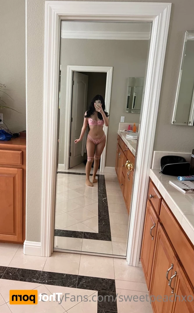 Vivienne [ sweetpeachxo ] Onlyfans leaked photo 11885164 on Hotleaks.tv