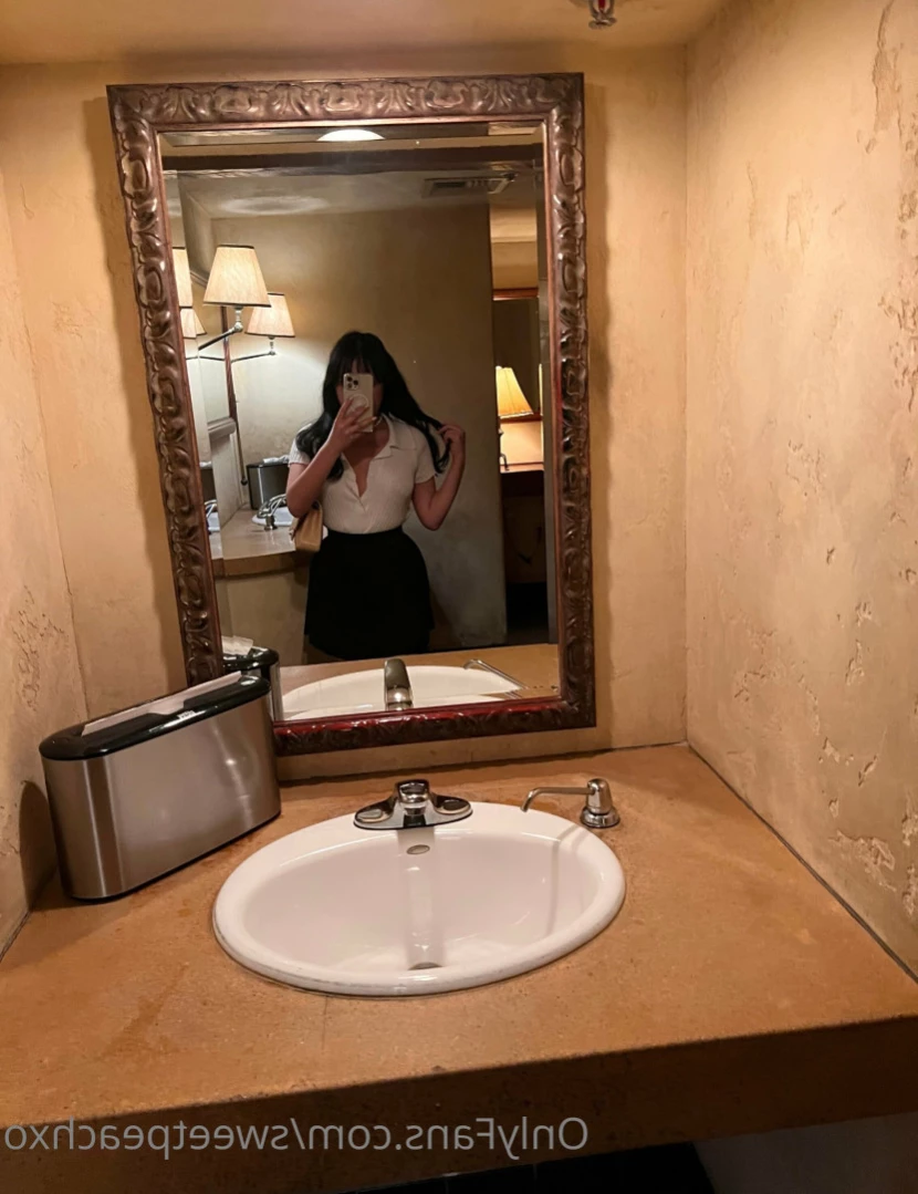 Vivienne [ sweetpeachxo ] Onlyfans leaked photo 16494848 on Hotleaks.tv