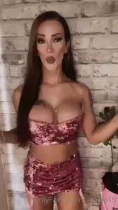 Queen [ queenle19 ] Onlyfans leaked video 17924368 on Hotleaks.tv