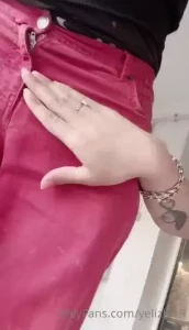 Queen [ queenle19 ] Onlyfans leaked video 17924397 on Hotleaks.tv