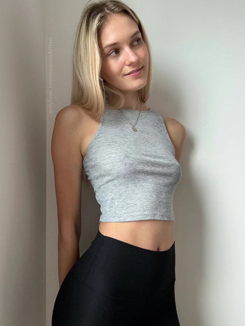cosmiickitten Onlyfans leaked photo 18127331 on Hotleaks.tv
