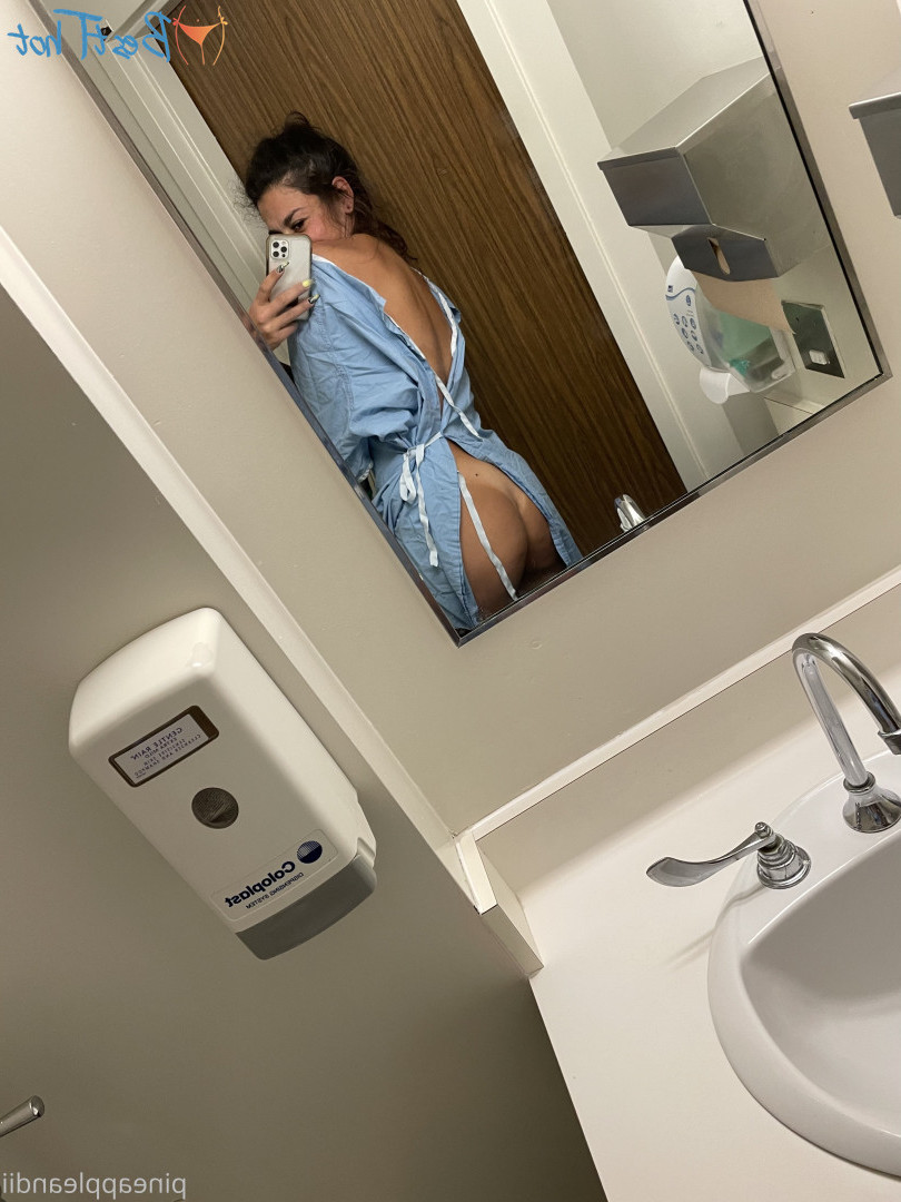 pineappleandii Onlyfans leaked photo 18128049 on Hotleaks.tv