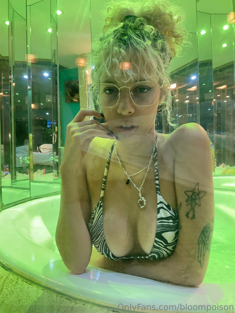 bloompoison Onlyfans leaked photo 18219662 on Hotleaks.tv
