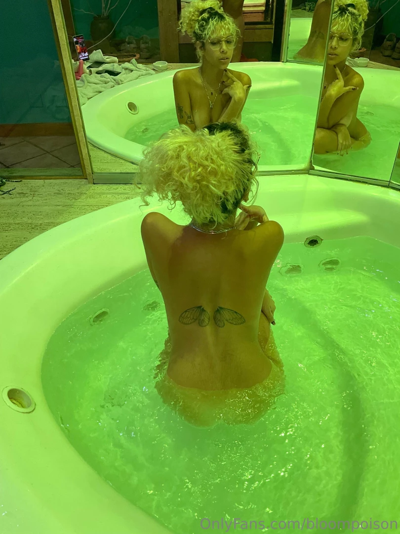 bloompoison Onlyfans leaked photo 18219666 on Hotleaks.tv