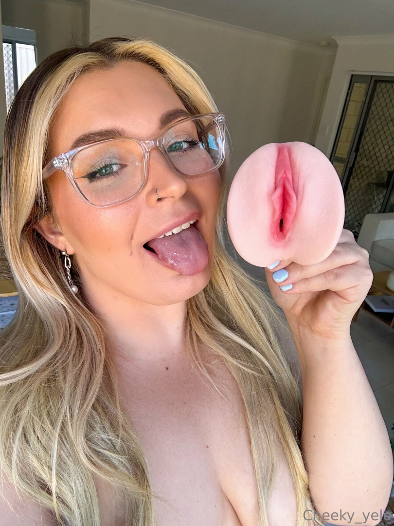 cheeky_yelofree [ cheeky-yelofree ] Onlyfans leaked photo 18218726 on Hotleaks.tv
