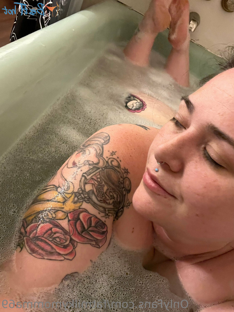 fatmilkymomma69 Onlyfans leaked photo 18227774 on Hotleaks.tv