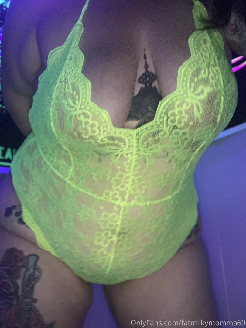fatmilkymomma69 Onlyfans leaked photo 18323342 on Hotleaks.tv