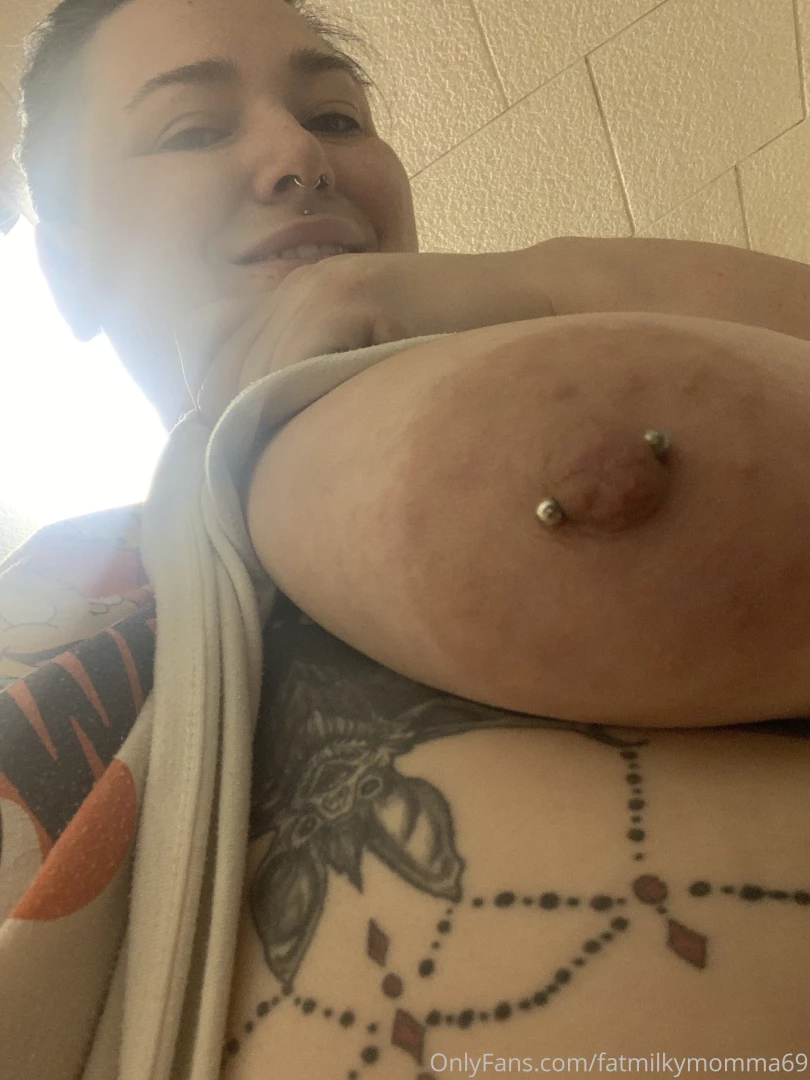 fatmilkymomma69 Onlyfans leaked photo 18323892 on Hotleaks.tv