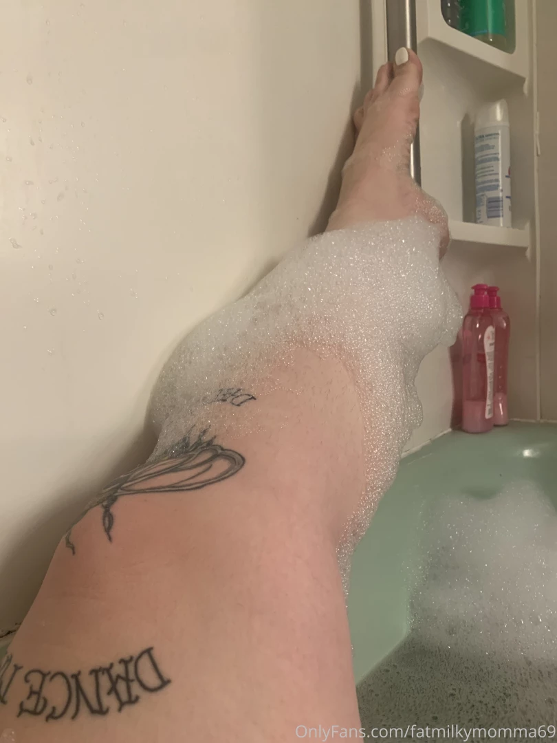 fatmilkymomma69 Onlyfans leaked photo 18324127 on Hotleaks.tv