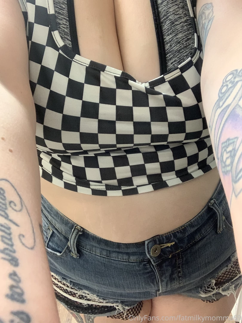 fatmilkymomma69 Onlyfans leaked photo 18325520 on Hotleaks.tv