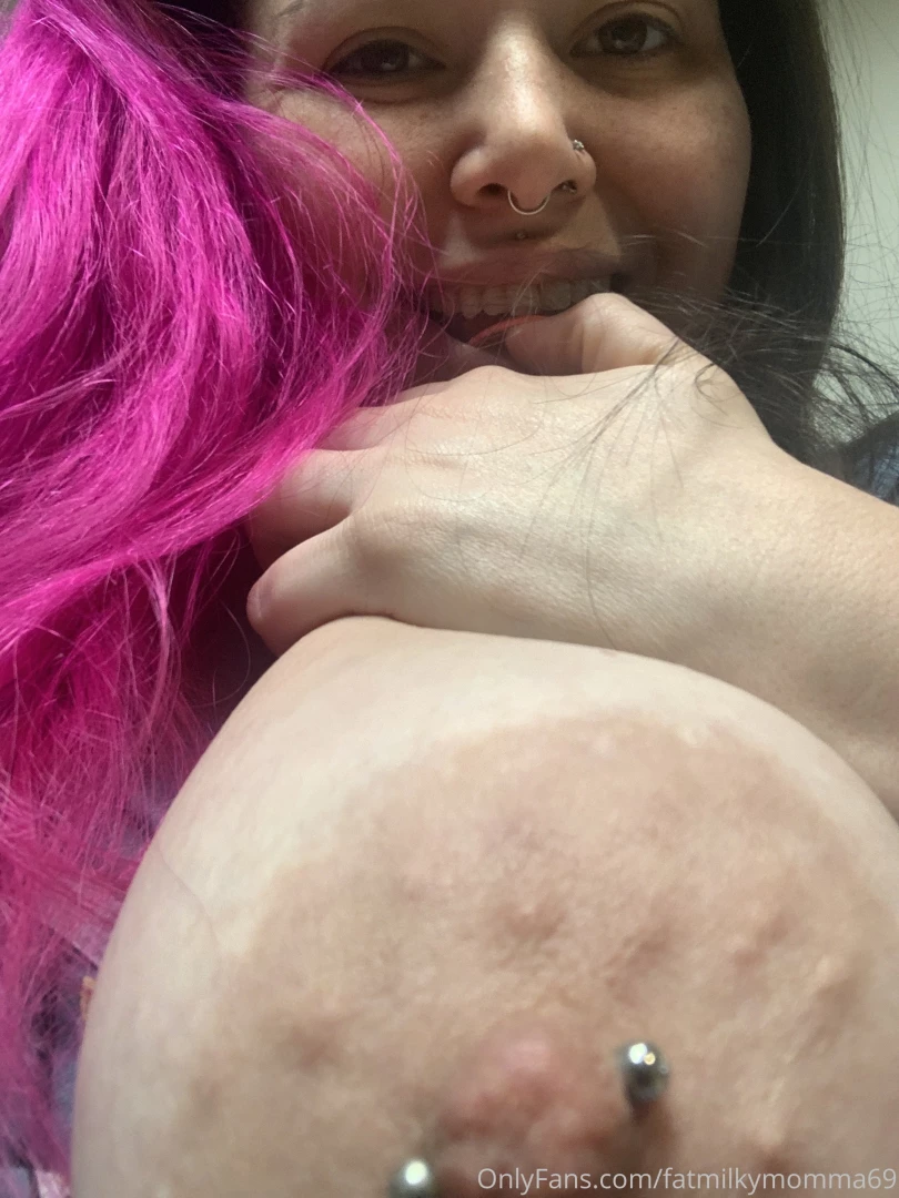 fatmilkymomma69 Onlyfans leaked photo 18327935 on Hotleaks.tv
