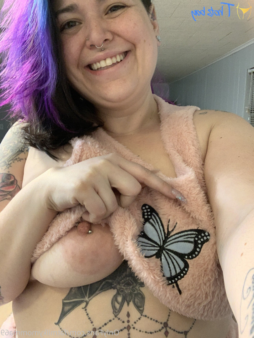 fatmilkymomma69 Onlyfans leaked photo 18329403 on Hotleaks.tv