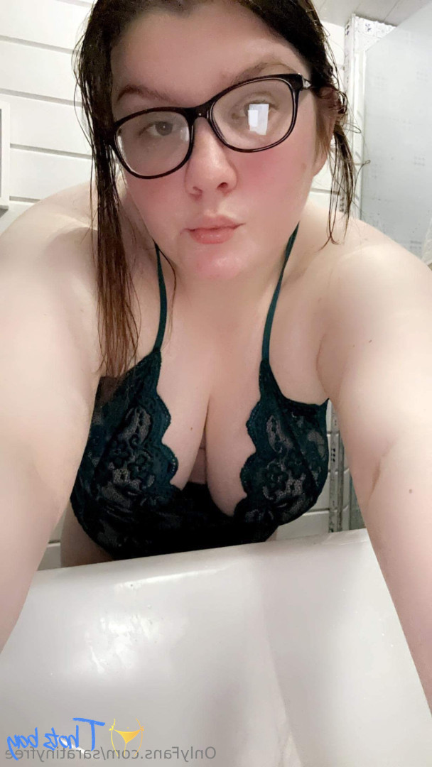 saratinyfree Onlyfans leaked photo 18225688 on Hotleaks.tv