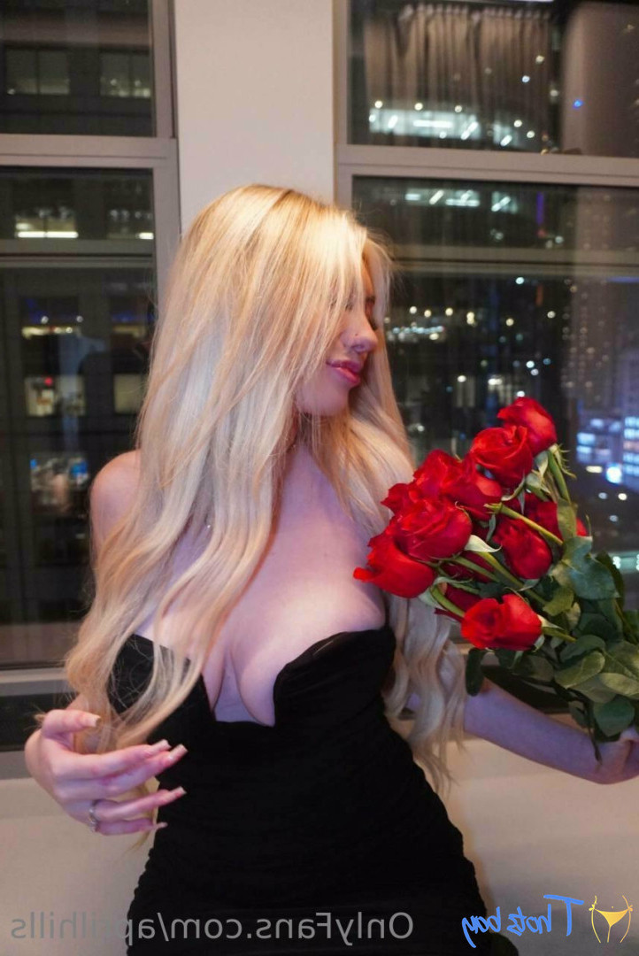 aprilhills Onlyfans leaked photo 18226973 on Hotleaks.tv