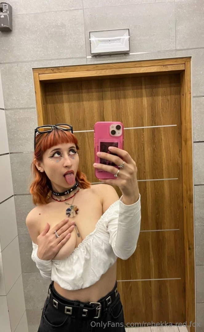 rebekka.red.fox [ rebekka-red-fox ] Onlyfans leaked photo 18422845 on Hotleaks.tv