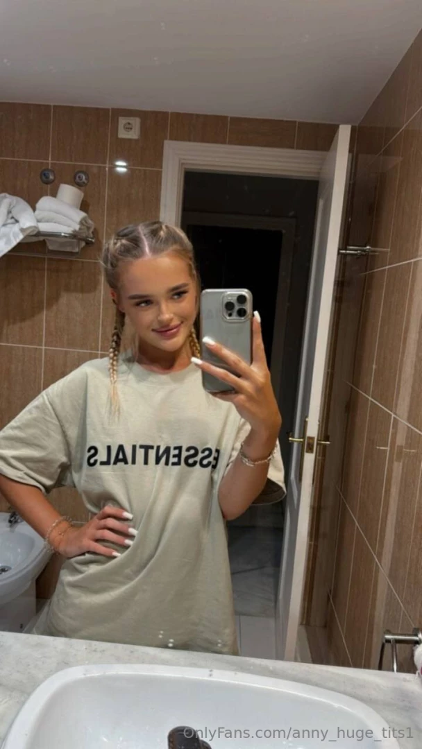 anny_huge_tits1 [ anny-huge-tits1 ] Onlyfans leaked photo 18567035 on Hotleaks.tv