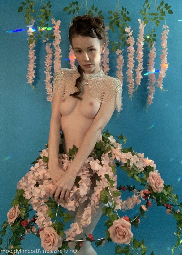 Emilybloom [ theemilybloom ] Onlyfans leaked photo 1169337 on Hotleaks.tv