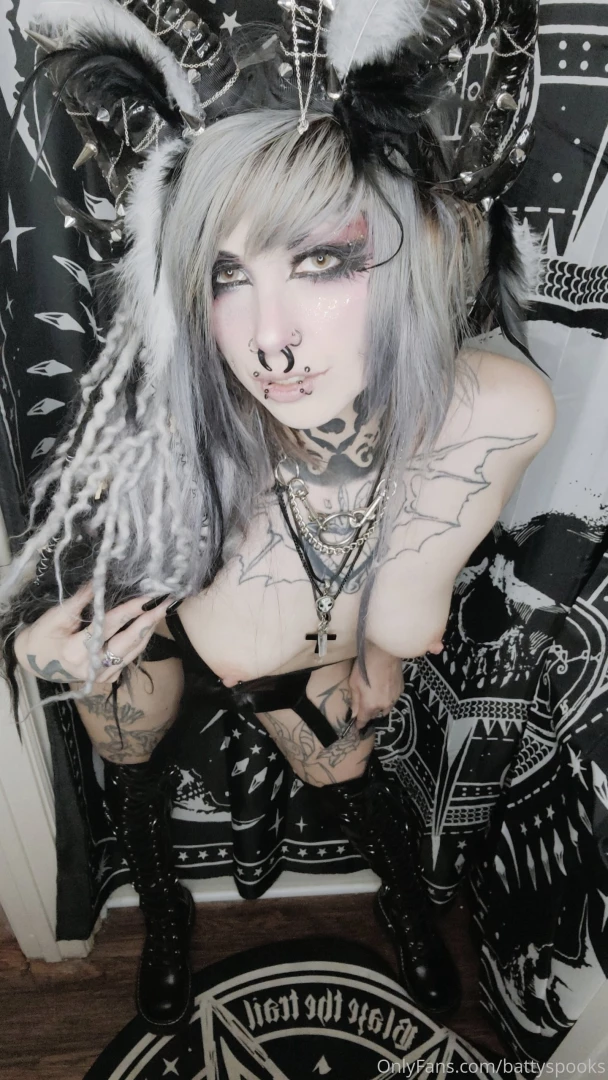 battyspooks Onlyfans leaked photo 18390561 on Hotleaks.tv