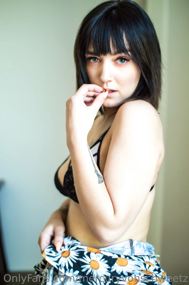 mercuryvonschweetz Onlyfans leaked photo 18393356 on Hotleaks.tv