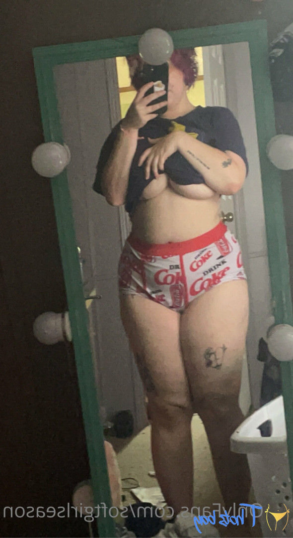 softgirlseason Onlyfans leaked photo 18399608 on Hotleaks.tv