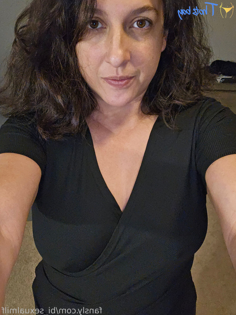bi_sexualmilf [ bi-sexualmilf ] Onlyfans leaked photo 18412943 on Hotleaks.tv